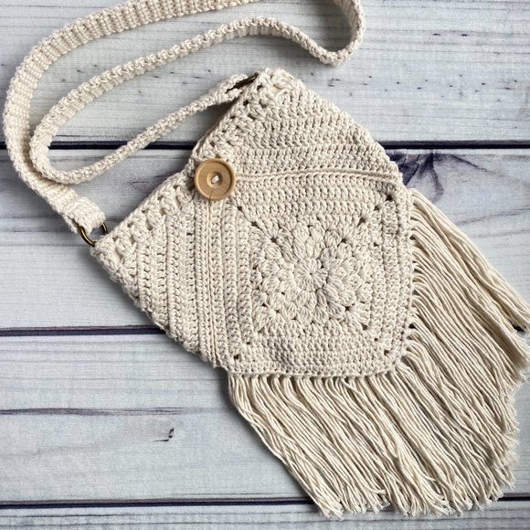 Crochet boho crossbody bag, fringed hippie purse, festival wear - Picture 4 of 8